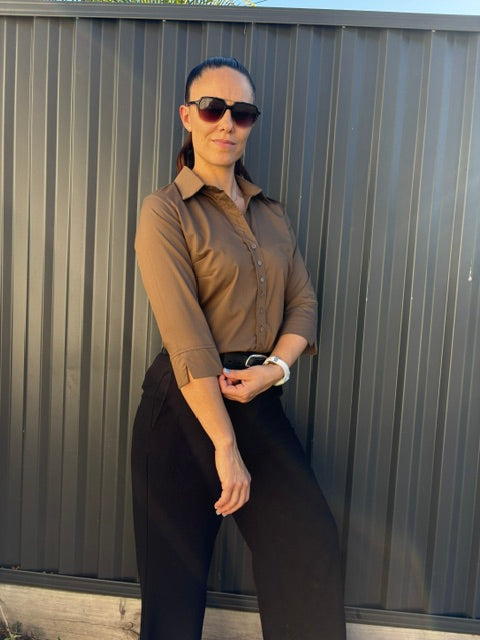 The Confident 3 Quarter Caramel Latte